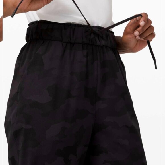 Lululemon Keep Moving Pant 7/8 High-Rise Heritage 365 Camo Deep Coal Multi - Picture 5 of 11